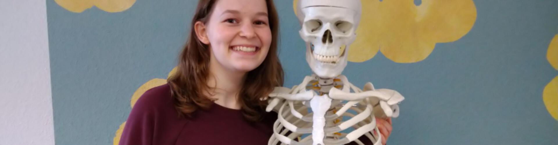 Liana macht eine Ausbildung zur Physiotherapeutin